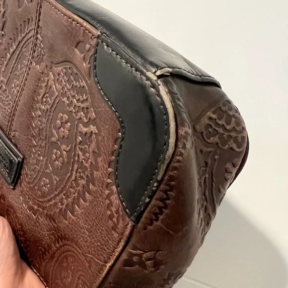 Vintage Paisley Tignanello Brown and Black Embossed Leather Shoulder Bag - Picture 5 of 6